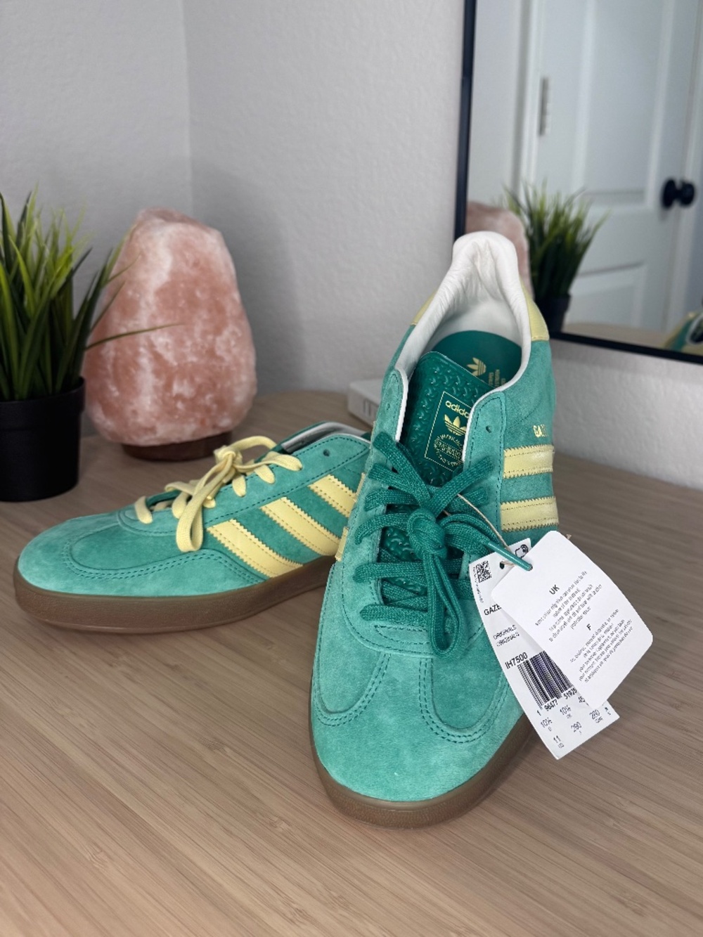 NWT Adidas Gazelle Green w/ Yellow stripes size 11